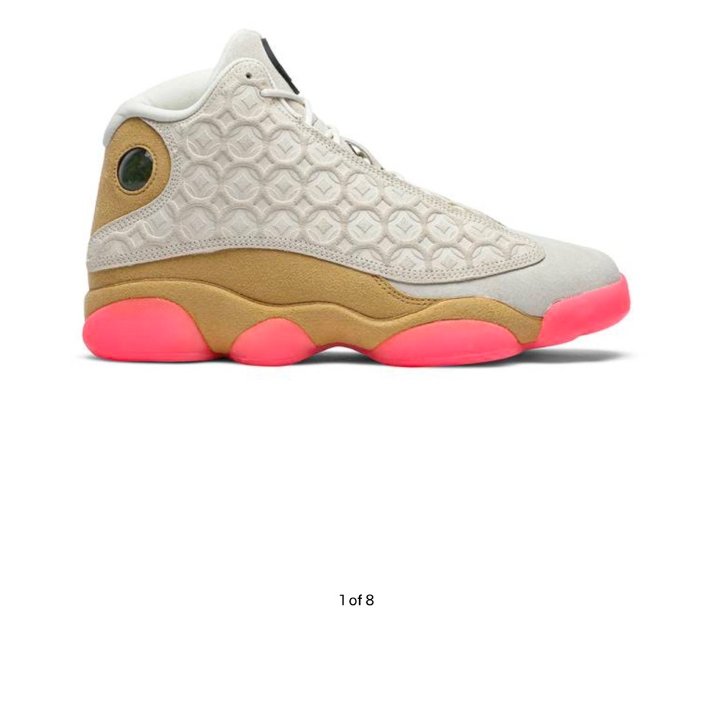 Stylish Sneakers with Pink Soles